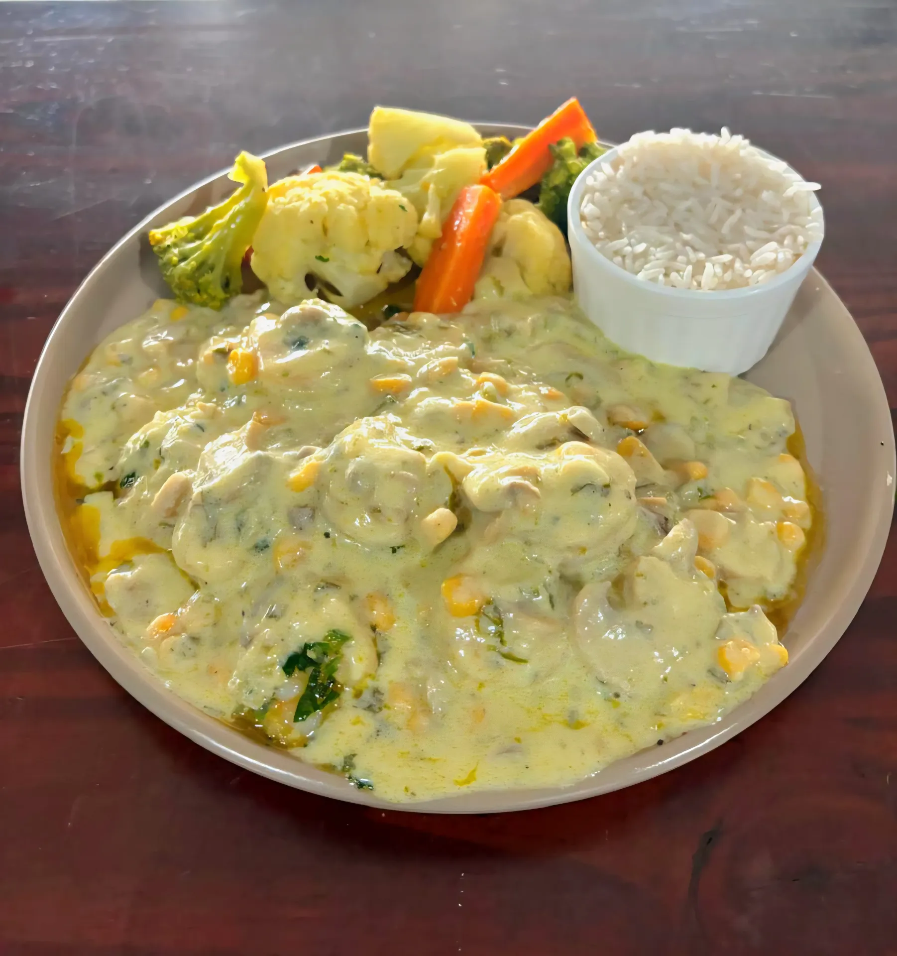 Foto de FILET AL AJILLO CAMARONES de Mandy's Bar
